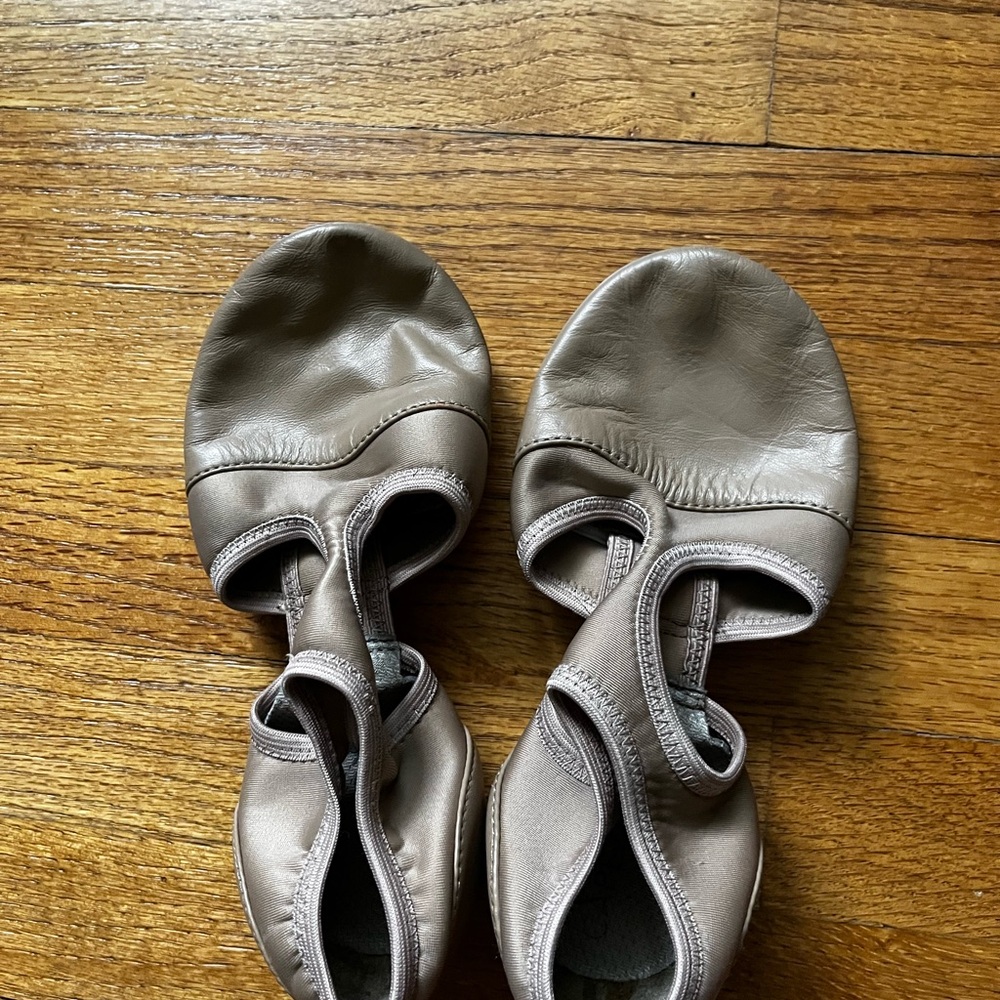 Capezio Tan Leather Dance Shoes
